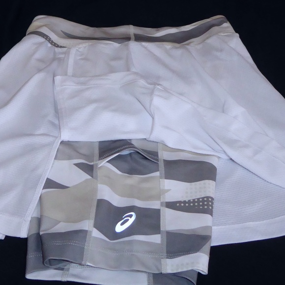 ASICS WHITE GRAY ACTIVE SKIRT W/BIKE SHORTS NEW STRONG 92 TENNIS PICKLEBALL M - Picture 6 of 7
